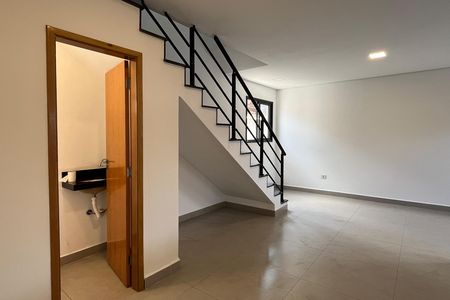 Sala de casa para alugar com 2 quartos, 114m² em Santa Maria, Santos