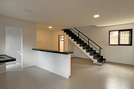 Sala de casa para alugar com 2 quartos, 114m² em Santa Maria, Santos