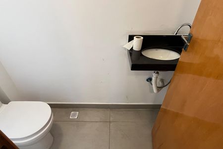 Lavabo de casa para alugar com 2 quartos, 114m² em Santa Maria, Santos