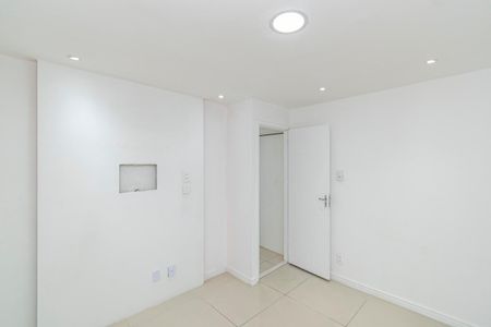 Quarto de apartamento para alugar com 2 quartos, 52m² em Irajá, Rio de Janeiro