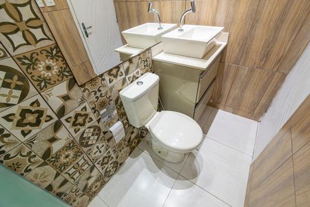 Apartamento para alugar com 52m², 2 quartos e 2 vagas Apartamento para alugar com 52m², 2 quartos e 2 vagasBanheiro social
