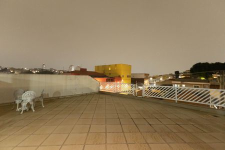 Casa à venda com 360m², 3 quartos e 6 vagas Casa à venda com 360m², 3 quartos e 6 vagasTerraço