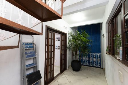 Casa à venda com 360m², 3 quartos e 6 vagas Casa à venda com 360m², 3 quartos e 6 vagasVaranda