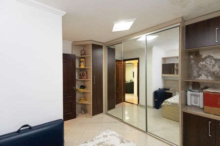 Casa à venda com 360m², 3 quartos e 6 vagas Casa à venda com 360m², 3 quartos e 6 vagasQuarto 1