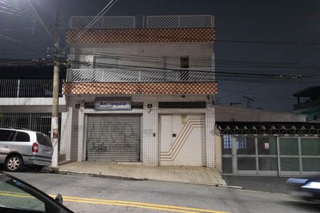 Casa à venda com 360m², 3 quartos e 6 vagas Casa à venda com 360m², 3 quartos e 6 vagasFachada
