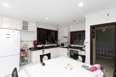 Casa à venda com 360m², 3 quartos e 6 vagas Casa à venda com 360m², 3 quartos e 6 vagasCozinha