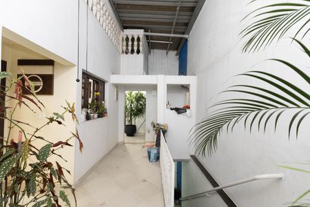 Casa à venda com 360m², 3 quartos e 6 vagas Casa à venda com 360m², 3 quartos e 6 vagasVaranda