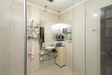 Casa à venda com 360m², 3 quartos e 6 vagas Casa à venda com 360m², 3 quartos e 6 vagasBanheiro 1