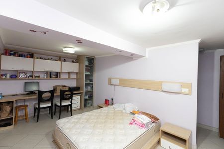 Casa à venda com 360m², 3 quartos e 6 vagas Casa à venda com 360m², 3 quartos e 6 vagasSuíte