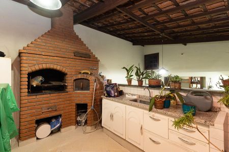 Casa à venda com 360m², 3 quartos e 6 vagas Casa à venda com 360m², 3 quartos e 6 vagasTerraço