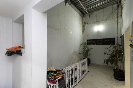 Casa à venda com 360m², 3 quartos e 6 vagas Casa à venda com 360m², 3 quartos e 6 vagasVaranda