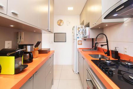 Apartamento para alugar com 70m², 2 quartos e 2 vagas Apartamento para alugar com 70m², 2 quartos e 2 vagasCozinha e Área de Serviço