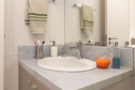 Apartamento para alugar com 70m², 2 quartos e 2 vagas Apartamento para alugar com 70m², 2 quartos e 2 vagasBanheiro do Quarto 2
