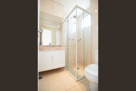 Apartamento para alugar com 250m², 3 quartos e 4 vagas Apartamento para alugar com 250m², 3 quartos e 4 vagasBanheiro da Suíte 2
