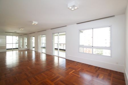 Sala de apartamento para alugar com 3 quartos, 250m² em Moema, São Paulo