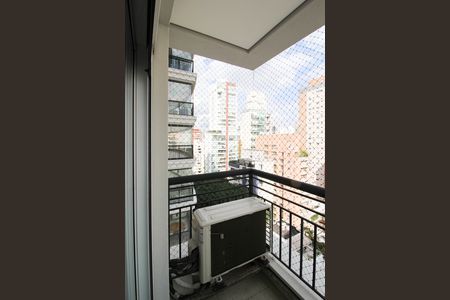 Apartamento para alugar com 250m², 3 quartos e 4 vagas Apartamento para alugar com 250m², 3 quartos e 4 vagasVaranda da Suíte 1
