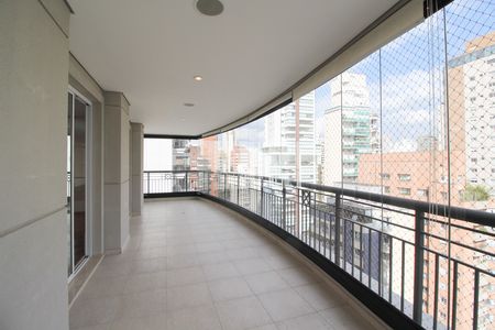 Varanda da sala de apartamento para alugar com 3 quartos, 250m² em Moema, São Paulo