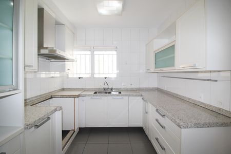 Apartamento para alugar com 250m², 3 quartos e 4 vagas Apartamento para alugar com 250m², 3 quartos e 4 vagasCozinha