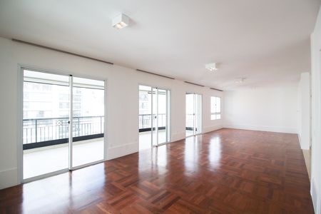Sala de apartamento para alugar com 3 quartos, 250m² em Moema, São Paulo