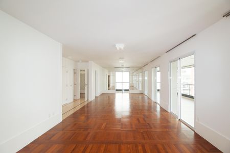 Sala de apartamento para alugar com 3 quartos, 250m² em Moema, São Paulo