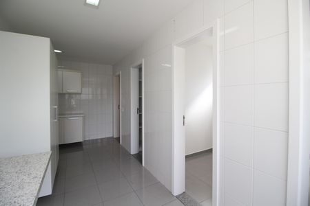 Apartamento para alugar com 250m², 3 quartos e 4 vagas Apartamento para alugar com 250m², 3 quartos e 4 vagasÁrea de serviço