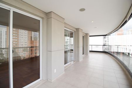 Apartamento para alugar com 250m², 3 quartos e 4 vagas Apartamento para alugar com 250m², 3 quartos e 4 vagasVaranda da Sala