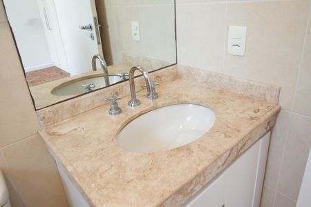 Apartamento para alugar com 250m², 3 quartos e 4 vagas Apartamento para alugar com 250m², 3 quartos e 4 vagasBanheiro da Suíte 3
