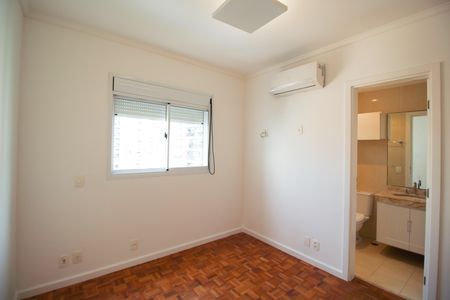 Apartamento para alugar com 250m², 3 quartos e 4 vagas Apartamento para alugar com 250m², 3 quartos e 4 vagasSuíte 3