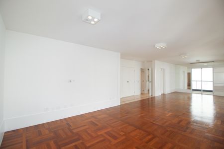 Apartamento para alugar com 250m², 3 quartos e 4 vagas Apartamento para alugar com 250m², 3 quartos e 4 vagasSala