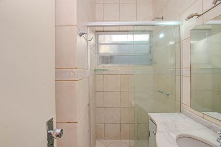 Casa para alugar com 198m², 3 quartos e 2 vagasBanheiro Social