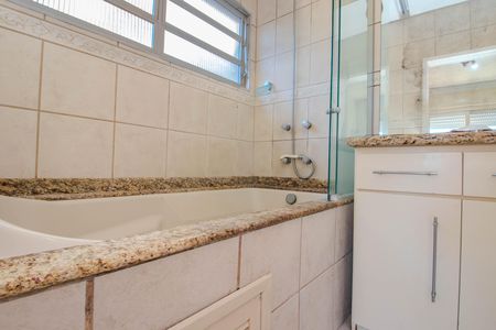 Casa para alugar com 198m², 3 quartos e 2 vagasBanheiro da Suíte