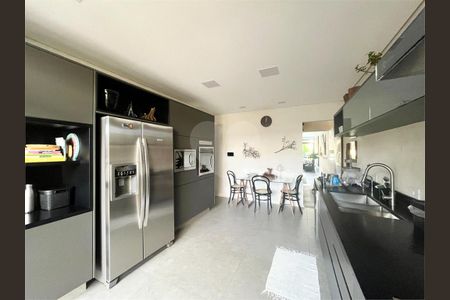 Casa à venda com 3 quartos, 419m² em Jardim dos Estados, São Paulo