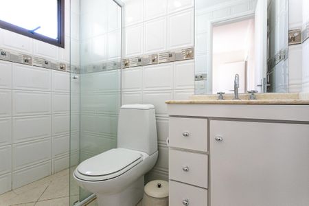 Apartamento para alugar com 55m², 2 quartos e 1 vaga Apartamento para alugar com 55m², 2 quartos e 1 vagaBanheiro da Suíte
