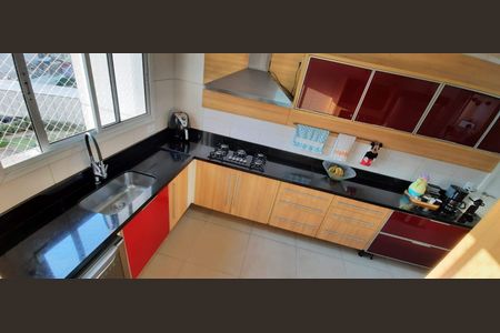 Apartamento à venda com 157m², 3 quartos e 2 vagas Apartamento à venda com 157m², 3 quartos e 2 vagasCozinha