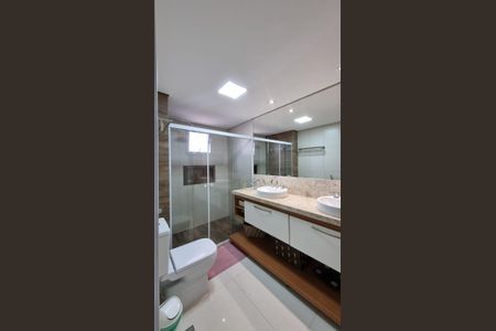 Apartamento à venda com 157m², 3 quartos e 2 vagas Apartamento à venda com 157m², 3 quartos e 2 vagasBanheiro