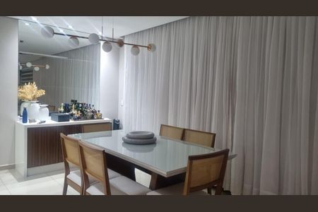Apartamento à venda com 157m², 3 quartos e 2 vagas Apartamento à venda com 157m², 3 quartos e 2 vagasSala de Jantar