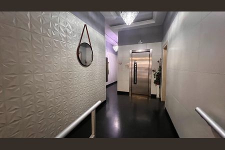 Apartamento para alugar com 138m², 3 quartos e sem vaga Apartamento para alugar com 138m², 3 quartos e sem vagaHall