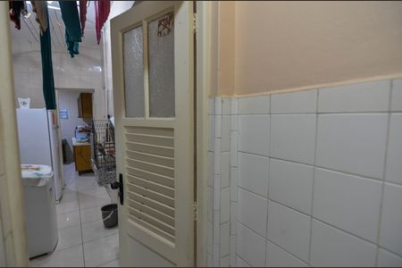 Apartamento para alugar com 138m², 3 quartos e sem vaga Apartamento para alugar com 138m², 3 quartos e sem vagaBanheiro de Serviço