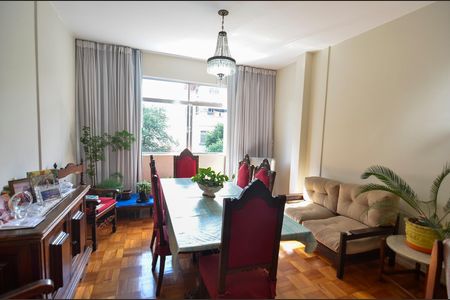 Apartamento para alugar com 138m², 3 quartos e sem vaga Apartamento para alugar com 138m², 3 quartos e sem vagaSala