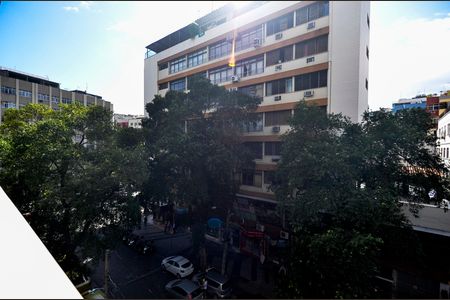 Apartamento para alugar com 138m², 3 quartos e sem vaga Apartamento para alugar com 138m², 3 quartos e sem vagaSala