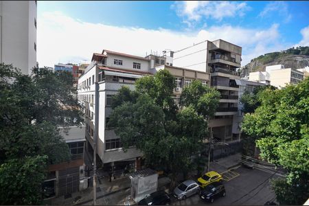 Apartamento para alugar com 138m², 3 quartos e sem vaga Apartamento para alugar com 138m², 3 quartos e sem vagaSala