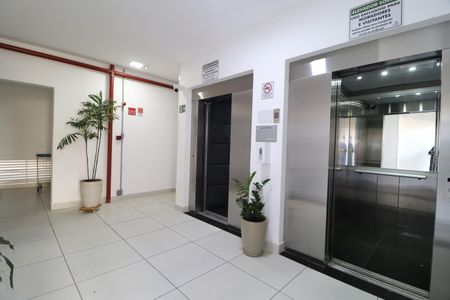 Apartamento para alugar com 64m², 2 quartos e 1 vagaElevadores
