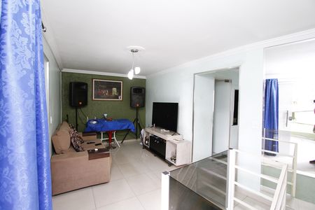 Sala de casa para alugar com 2 quartos, 140m² em Vista Alegre, Belo Horizonte