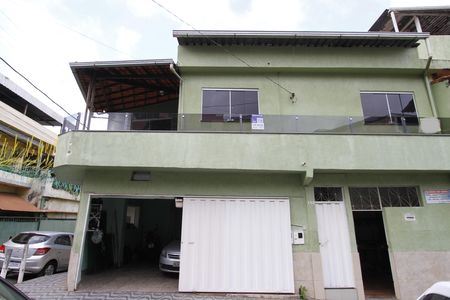 Casa para alugar com 140m², 2 quartos e 2 vagasFachada