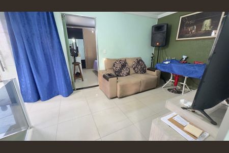 Sala de casa à venda com 3 quartos, 140m² em Vista Alegre, Belo Horizonte