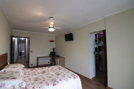Casa à venda com 242m², 3 quartos e 5 vagasQuarto 1 - Suíte