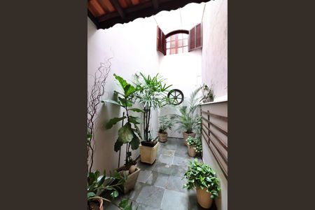 Casa à venda com 242m², 3 quartos e 5 vagasJardim de Inverno 