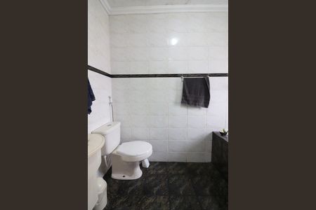 Casa à venda com 242m², 3 quartos e 5 vagasQuarto 1 - Suíte Banheiro 