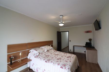 Casa à venda com 242m², 3 quartos e 5 vagasQuarto 1 - Suíte