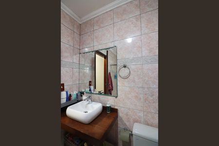Casa à venda com 242m², 3 quartos e 5 vagasBanheiro Social